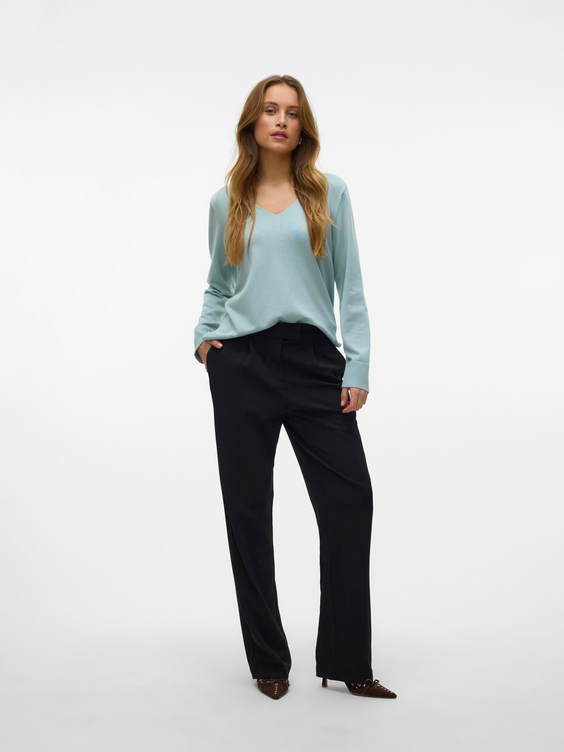 model_shot-front_full